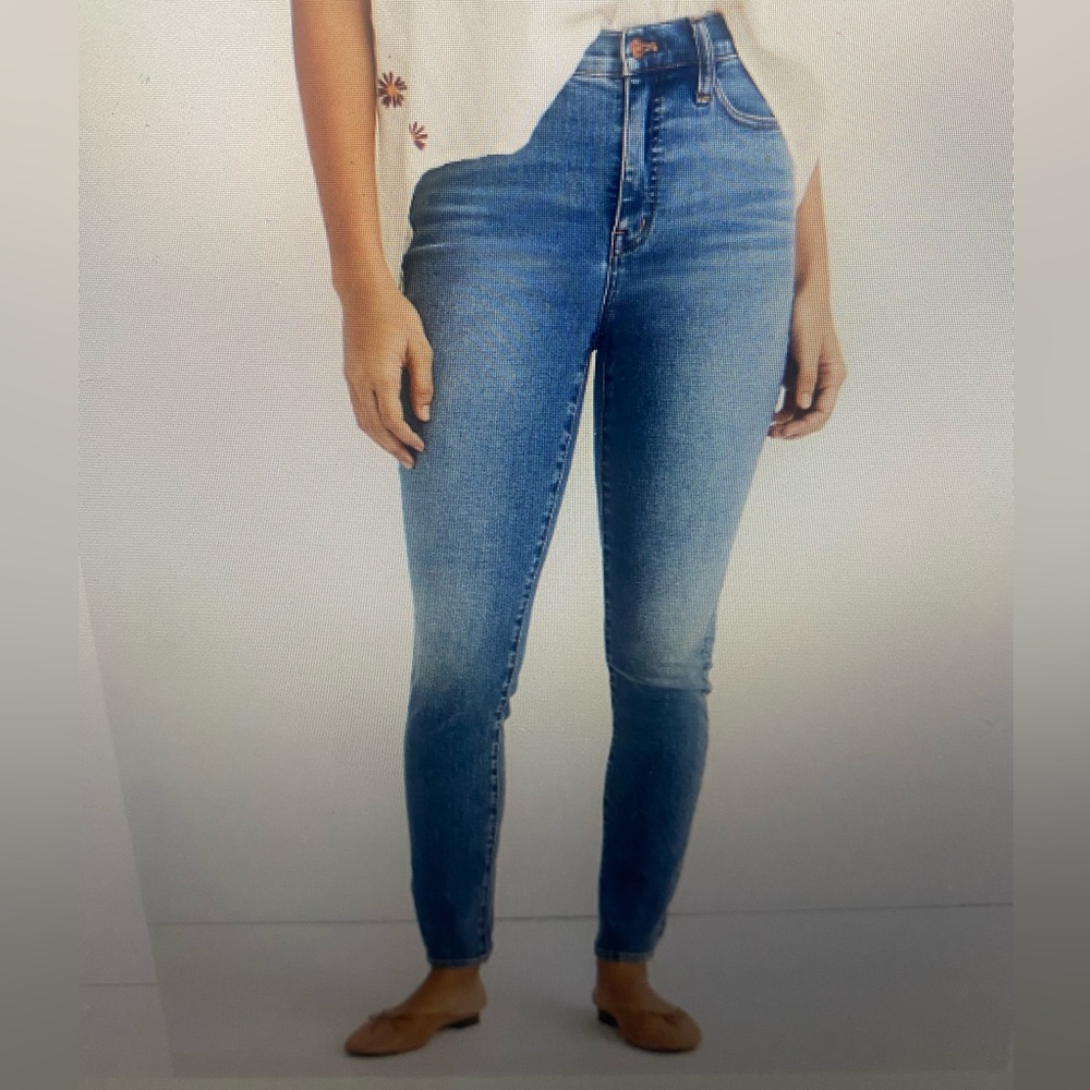 Madewell 10" High-Rise Roadtripper Authentic Jeans in Vinton Wash / 24